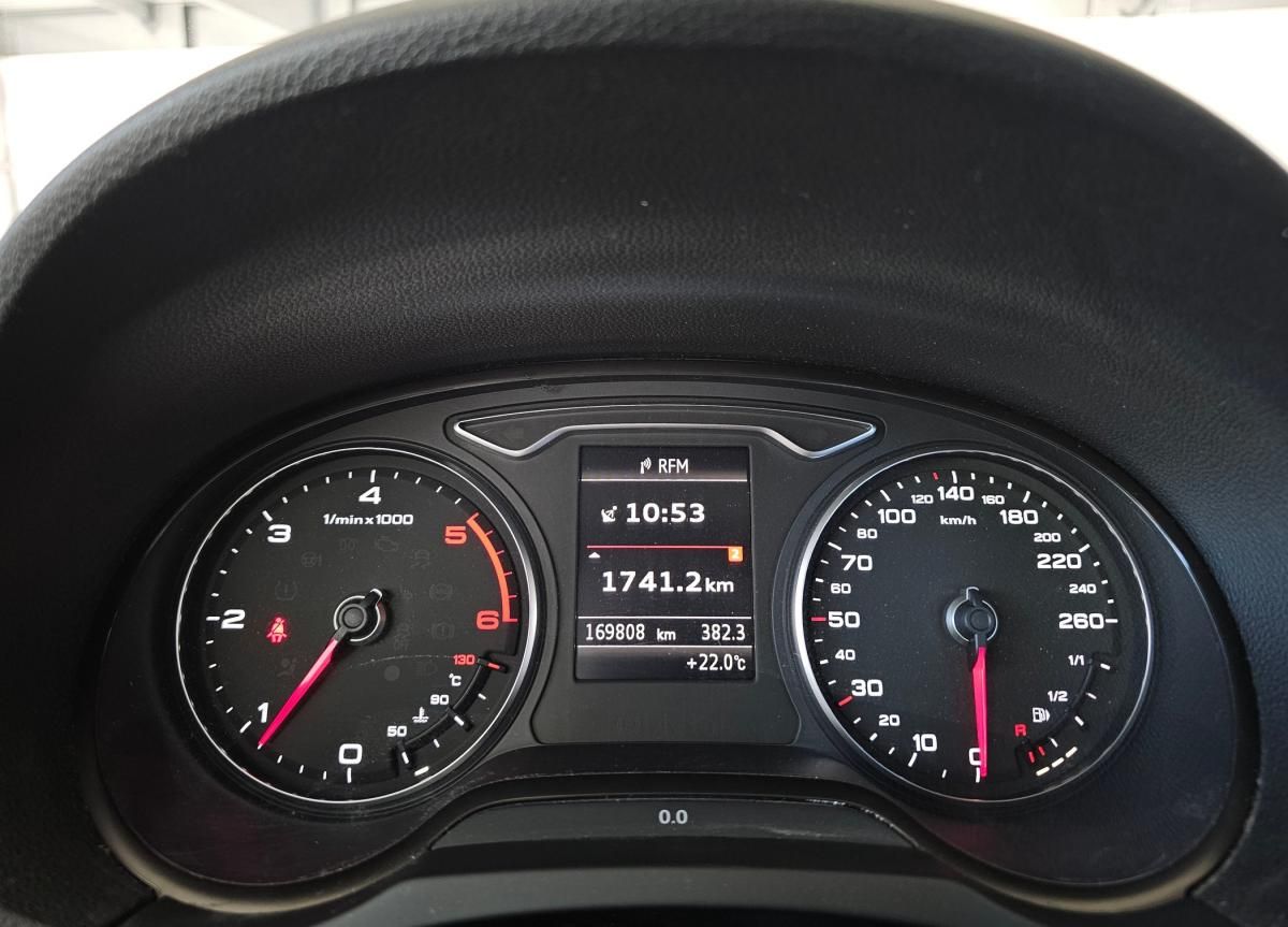audi-a3-sportback-2014-diesel-1598cc