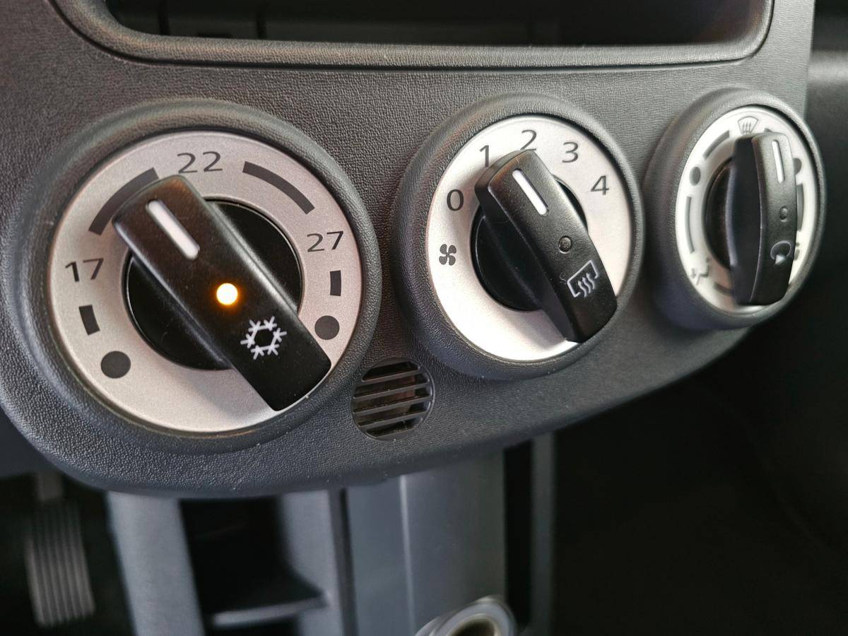 mitsubishi-colt-2013-gasolina-1332cc