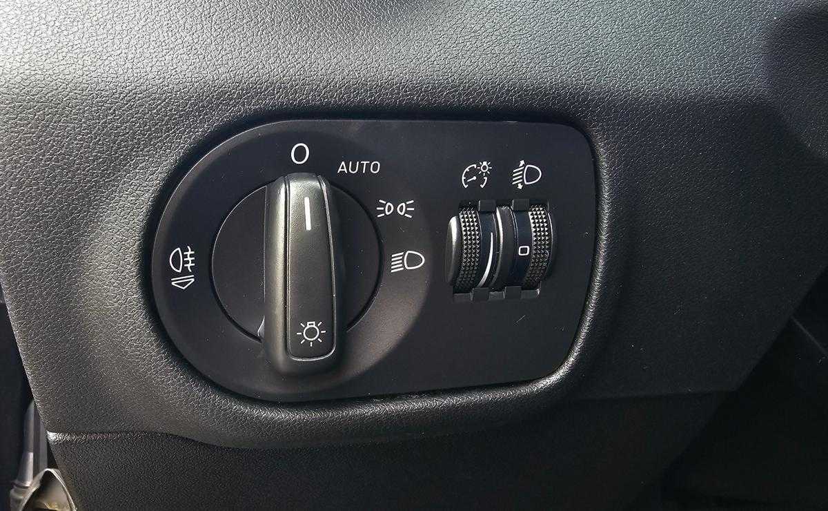 audi-a1-2011-diesel-1598cc