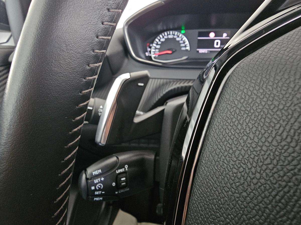peugeot-2008-2022-gasolina-1199cc