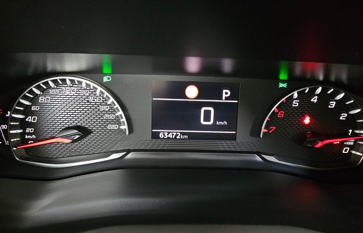 peugeot-2008-2022-gasolina-1199cc