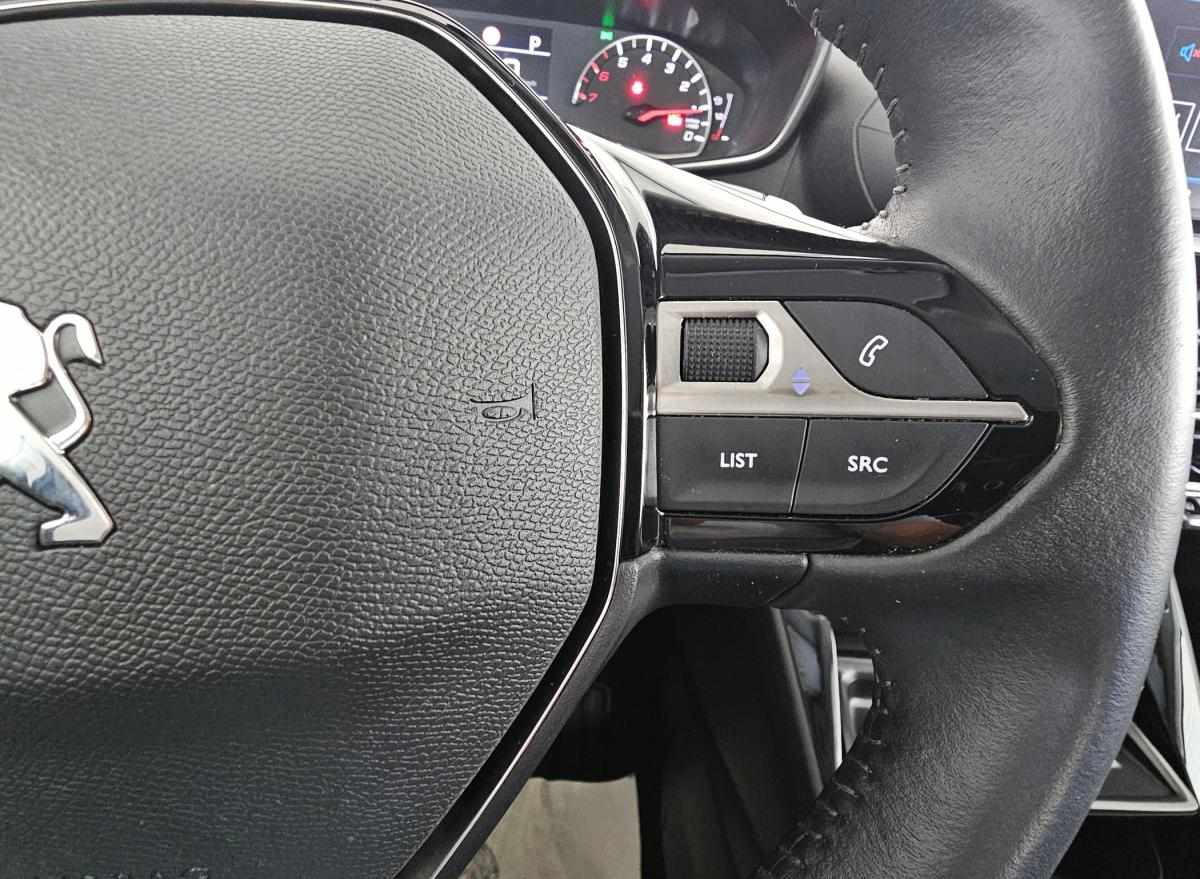 peugeot-2008-2022-gasolina-1199cc