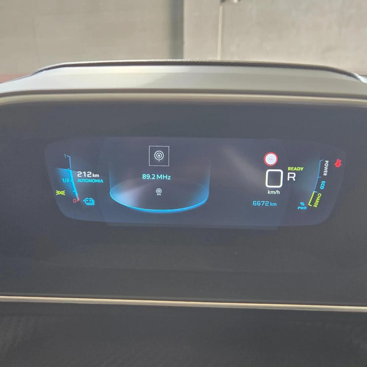 peugeot-e-2008-2023-eletrico-0cc