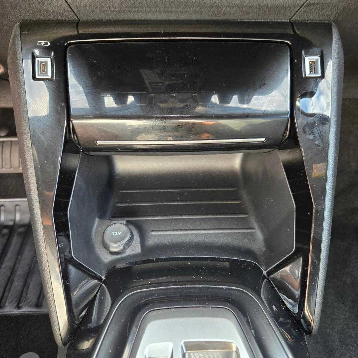 peugeot-e-2008-2023-eletrico-0cc