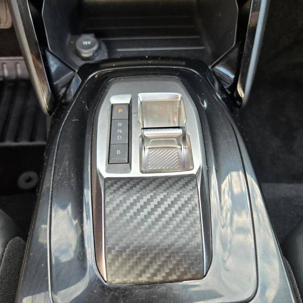peugeot-e-2008-2023-eletrico-0cc