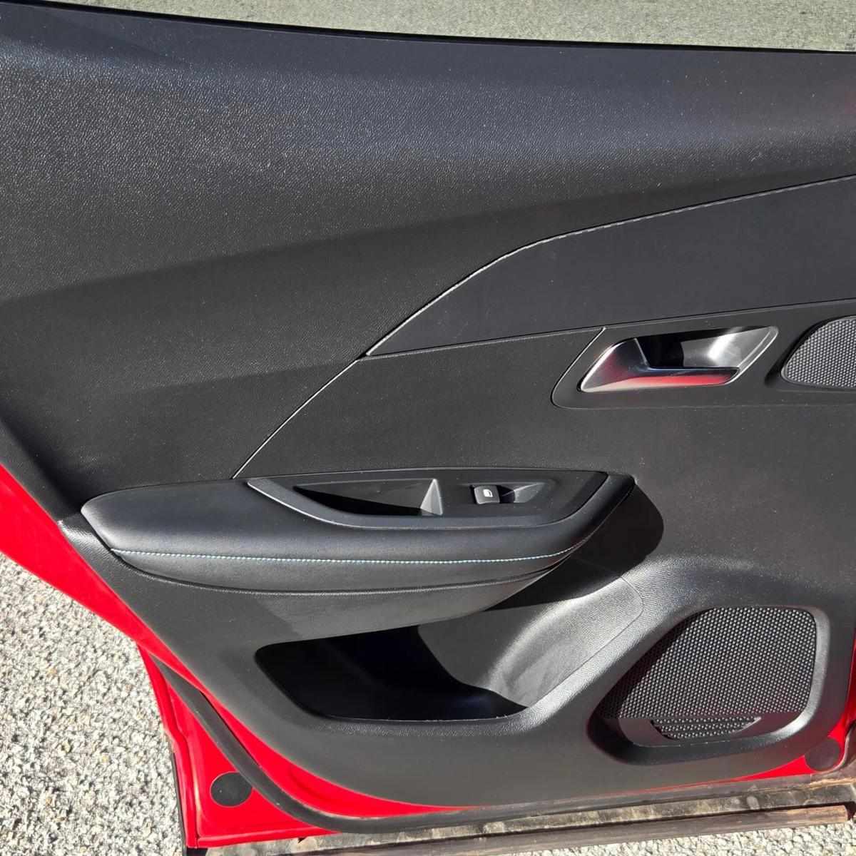 peugeot-e-2008-2023-eletrico-0cc
