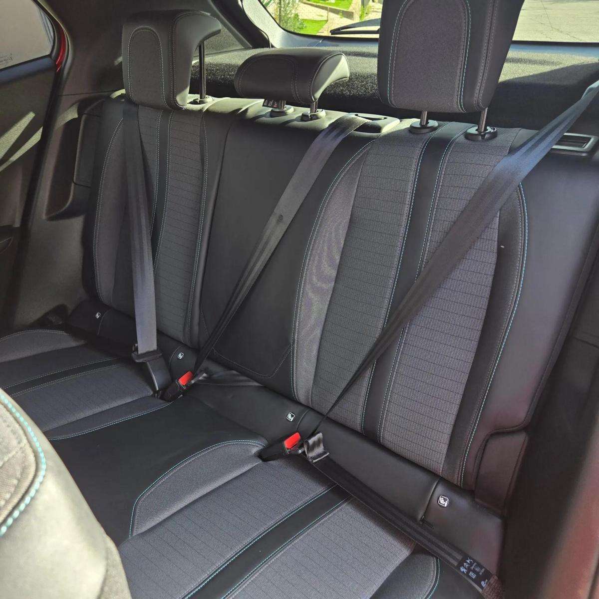 peugeot-e-2008-2023-eletrico-0cc
