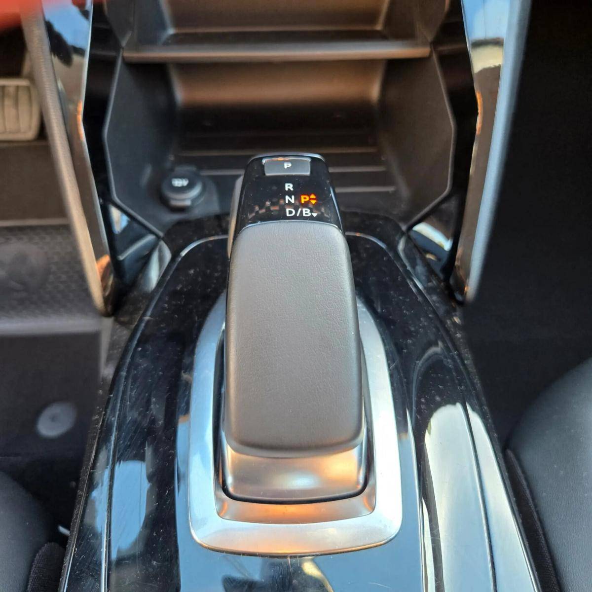 peugeot-e-208-2022-eletrico-0cc