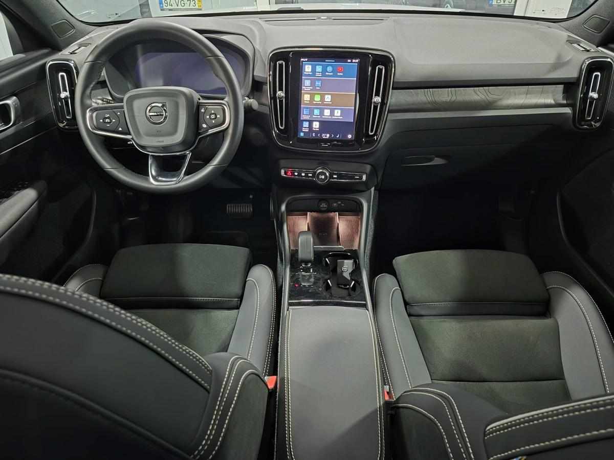 volvo-c40-recharge-pure-electric-2023-eletrico