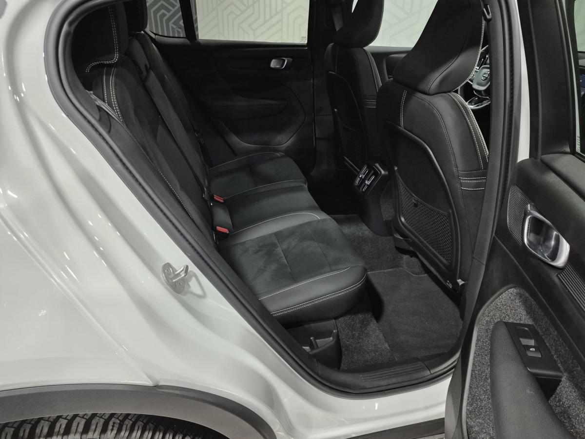 volvo-c40-recharge-pure-electric-2023-eletrico