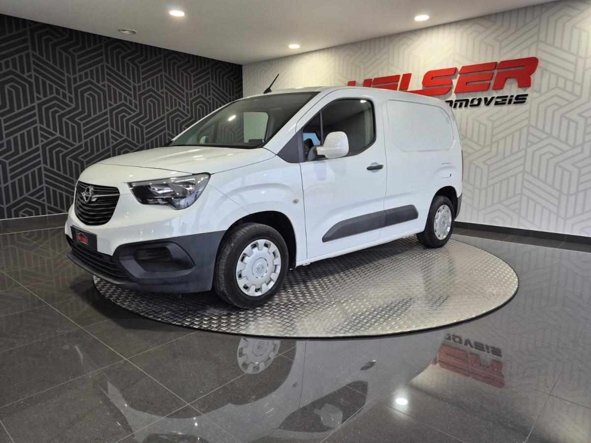 opel-combo-1-6-99cv-2019-diesel-1560cc
