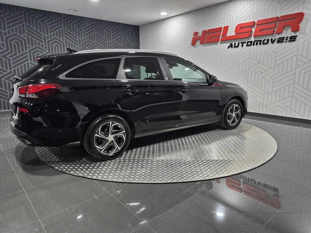 hyundai-i30-sw-2021-diesel-1600cc