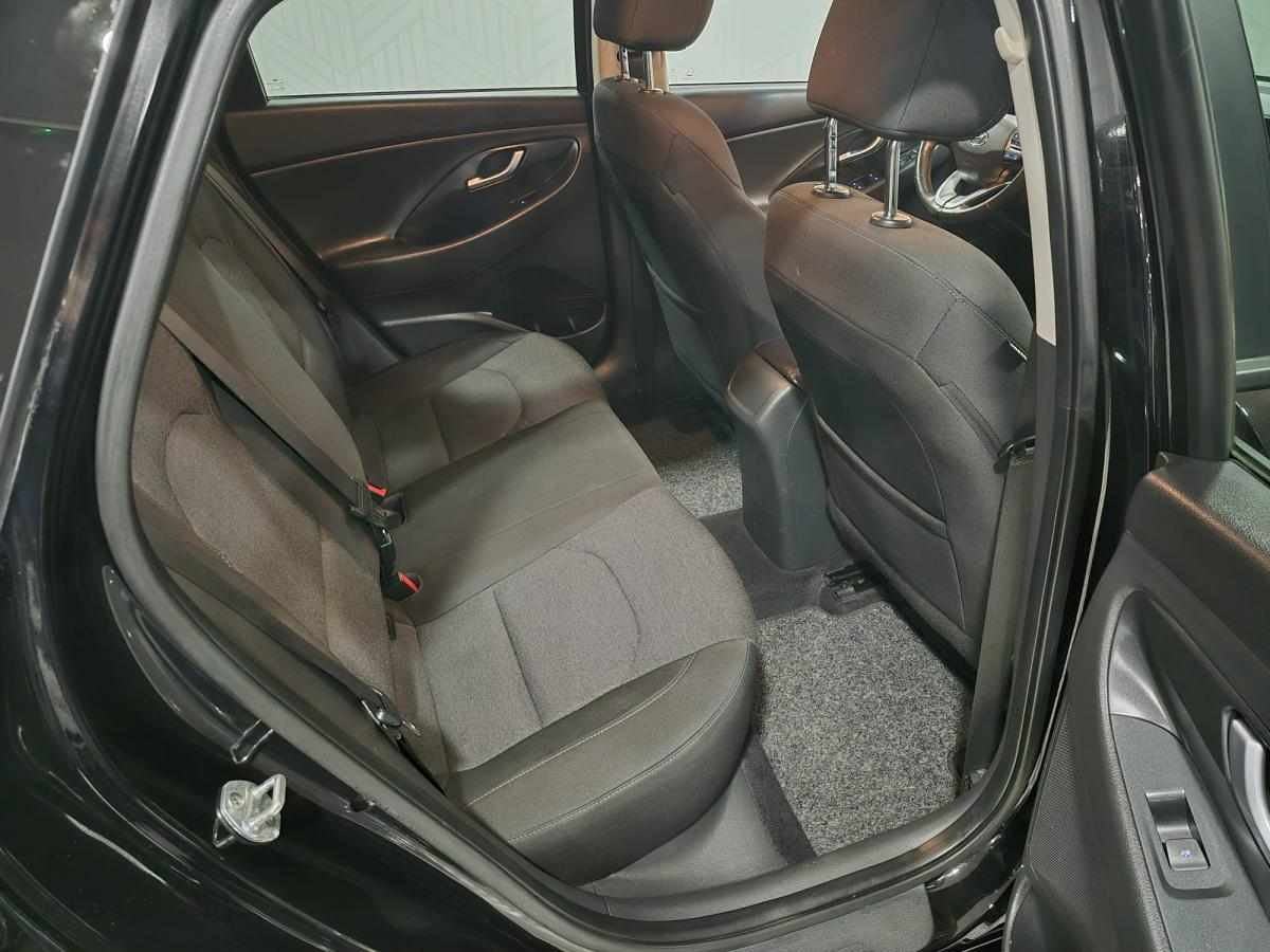 hyundai-i30-sw-2021-diesel-1600cc
