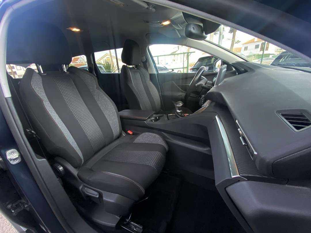 peugeot-5008-2018-diesel-1499cc