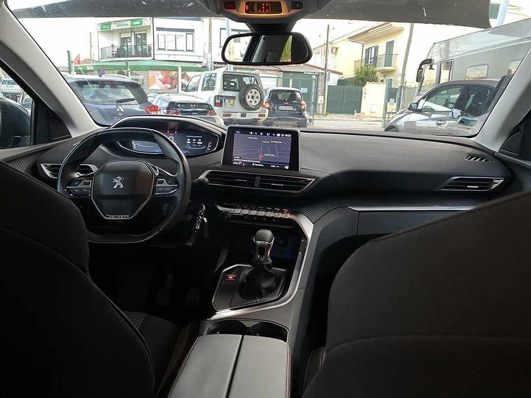 peugeot-5008-2018-diesel-1499cc