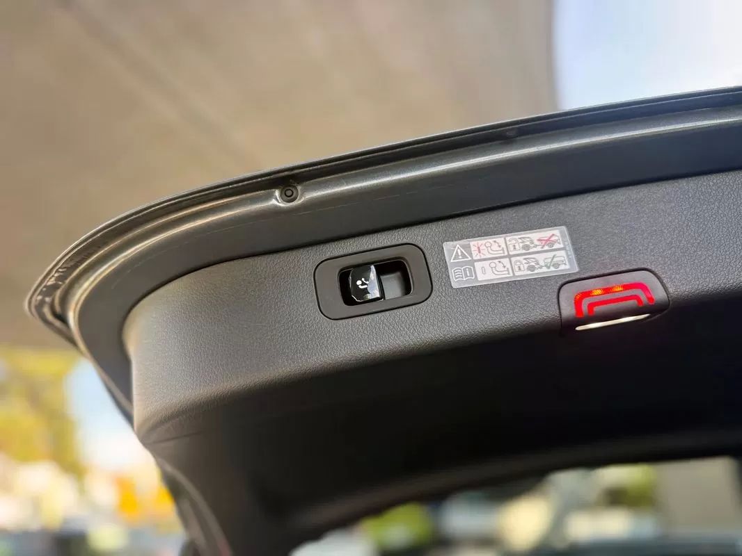 mercedes-benz-classe-c-2023-hibrido-1999cc