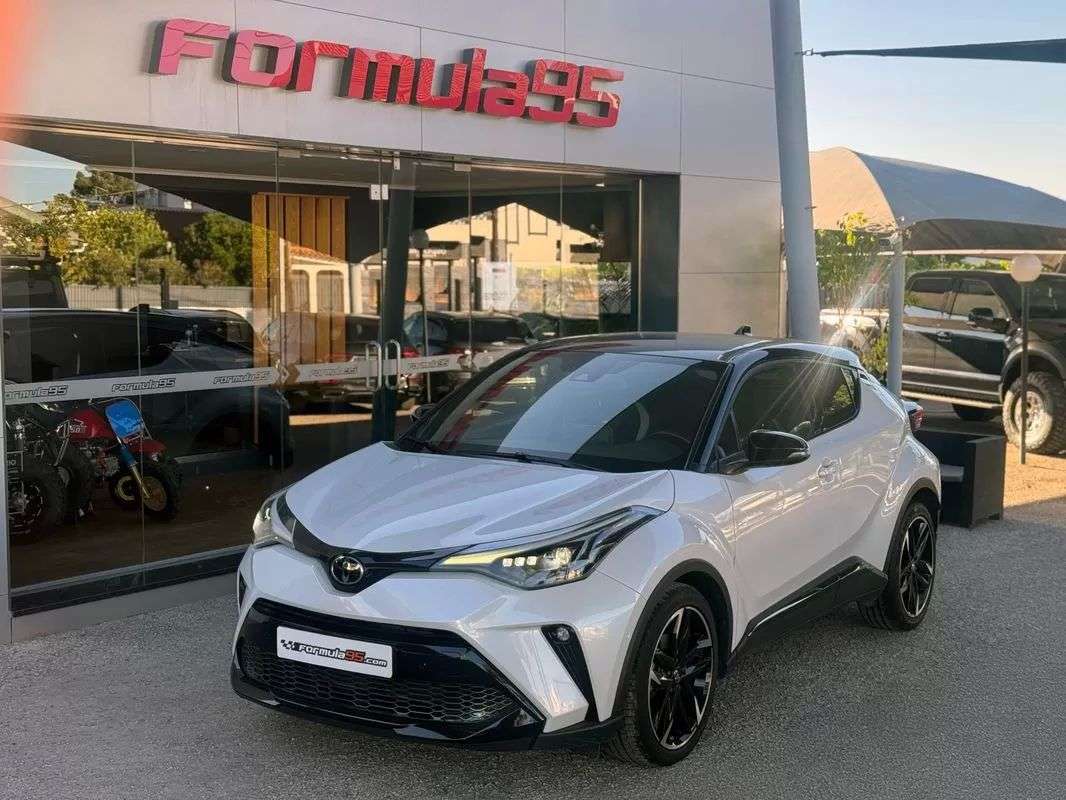 toyota-c-hr-2022-hibrido-a-gasolina-1987cc