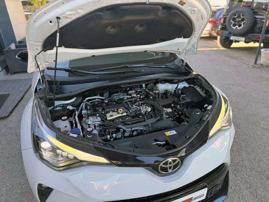 toyota-c-hr-2022-hibrido-a-gasolina-1987cc