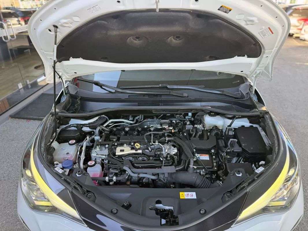 toyota-c-hr-2022-hibrido-a-gasolina-1987cc