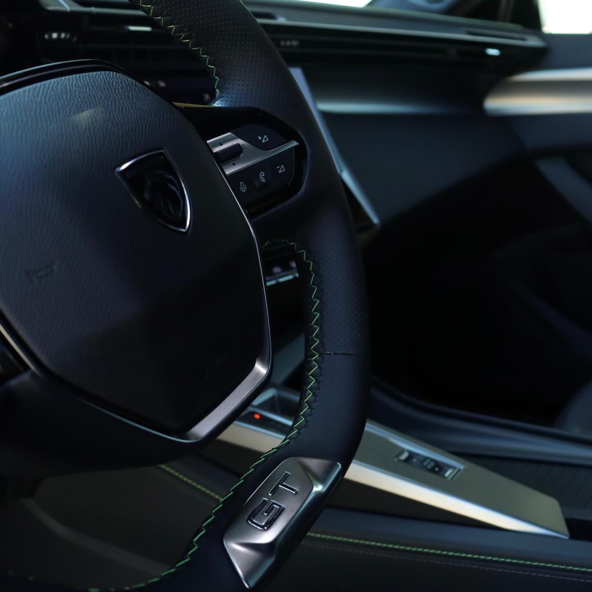 peugeot-408-2025-gasolina-1199cc