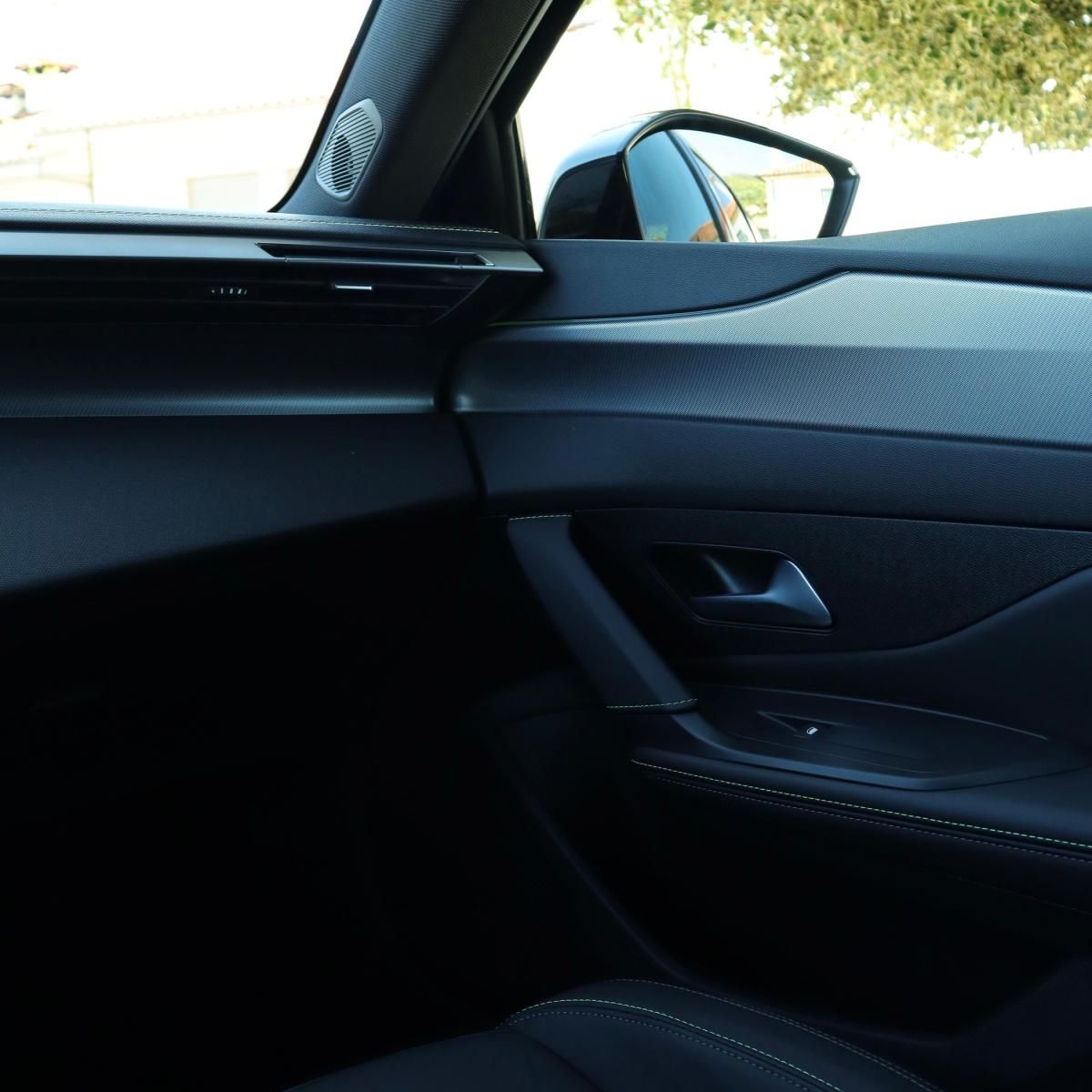 peugeot-408-2025-gasolina-1199cc