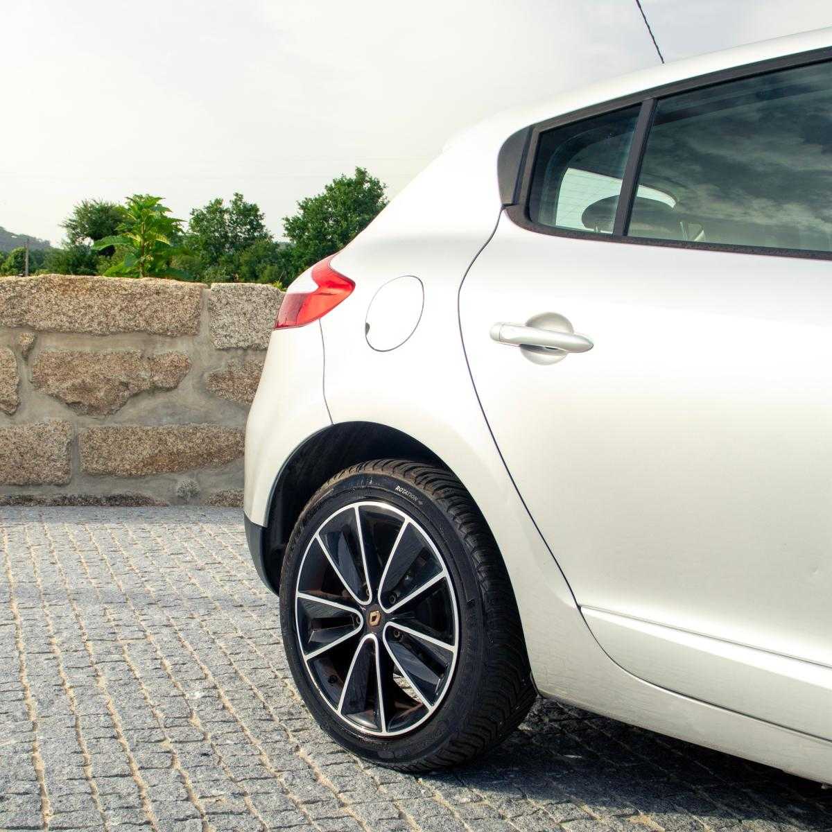 renault-megane-2012-diesel-1598cc
