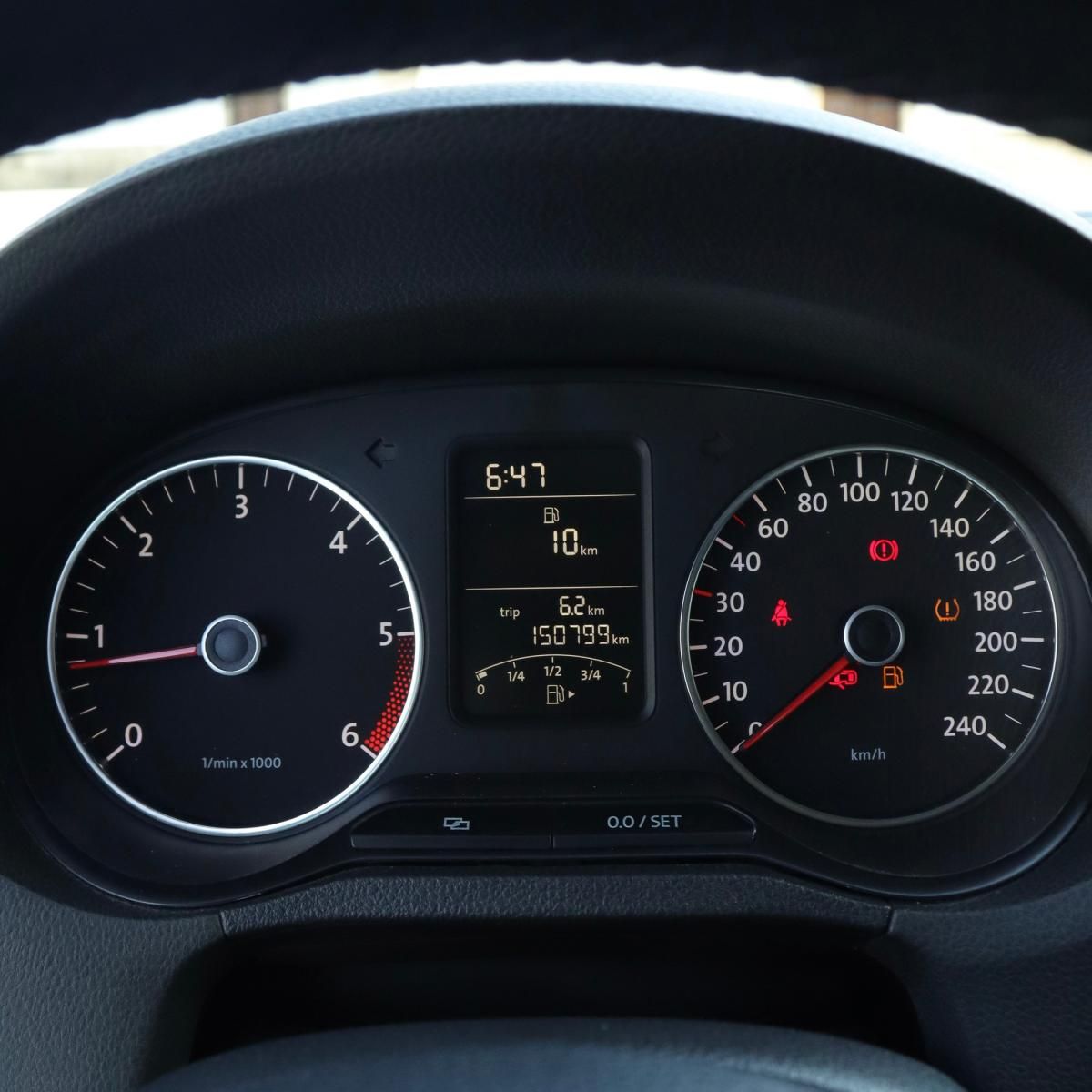 volkswagen-polo-2010-diesel-1598cc