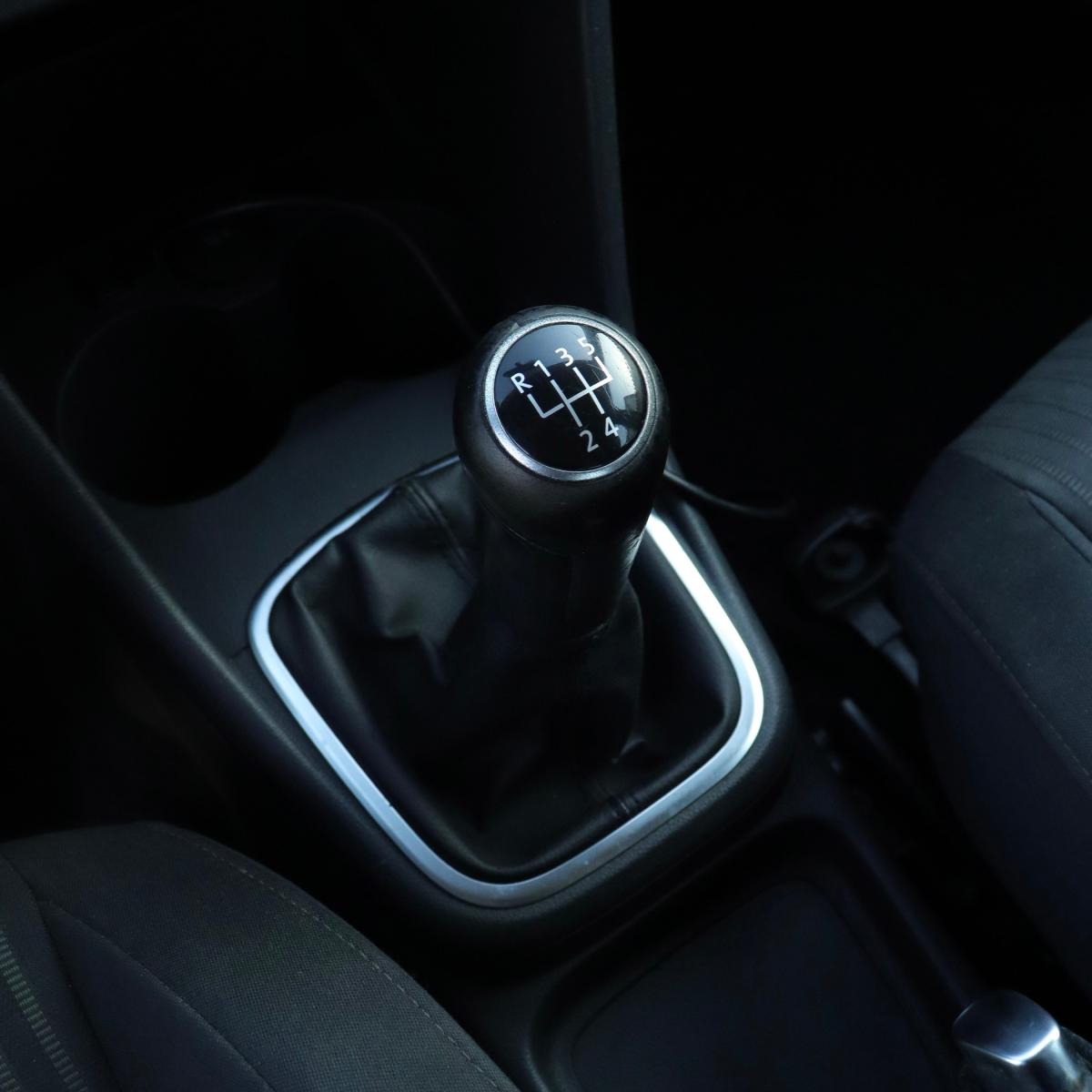 volkswagen-polo-2010-diesel-1598cc