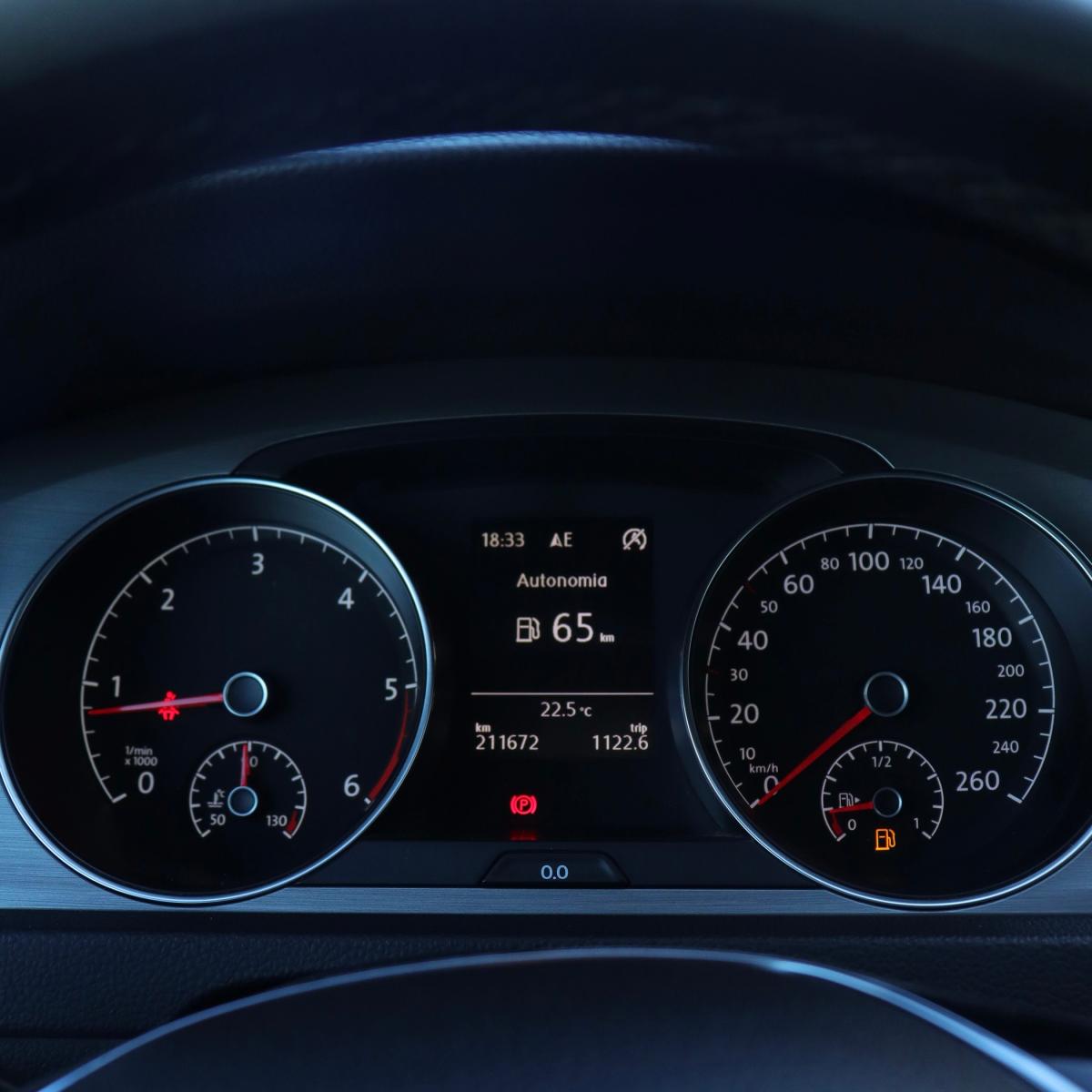 volkswagen-golf-2014-diesel-1598cc