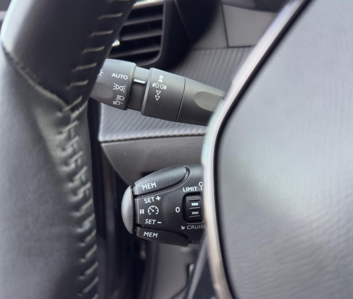 peugeot-2008-2021-gasolina-1199cc