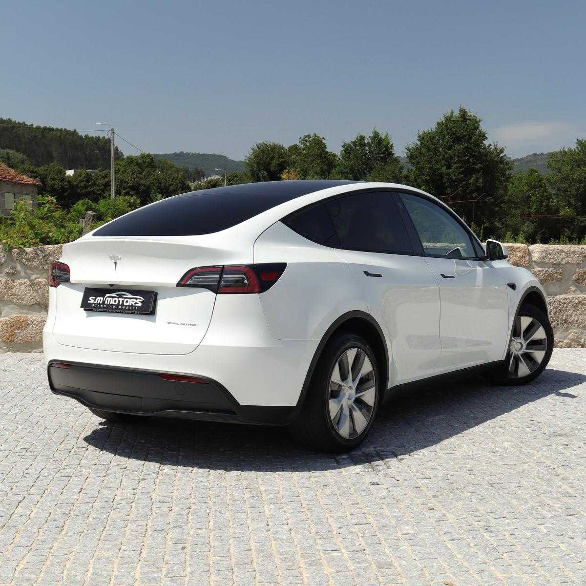 tesla-model-y-2023-eletrico-500cc