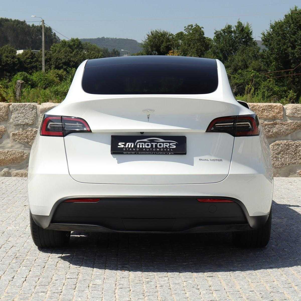 tesla-model-y-2023-eletrico-500cc