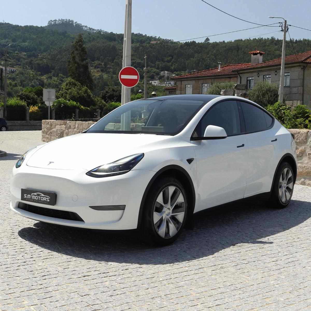 tesla-model-y-2023-eletrico-500cc
