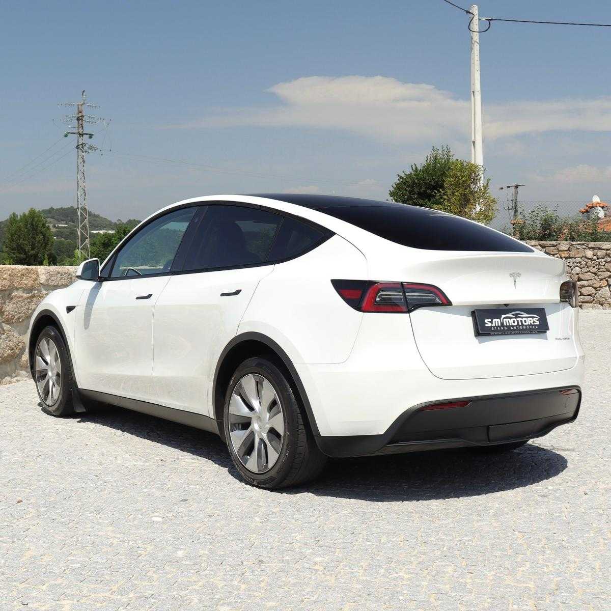 tesla-model-y-2023-eletrico-500cc