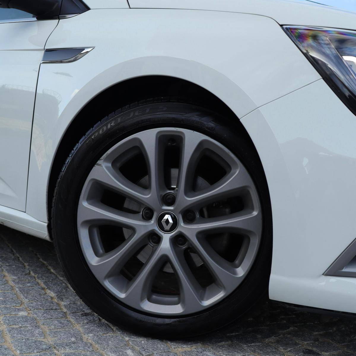 renault-megane-sport-tourer-2017-diesel-1461cc