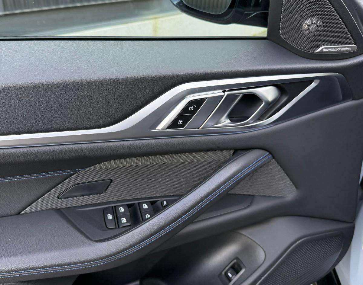 bmw-i4-2024-eletrico-500cc