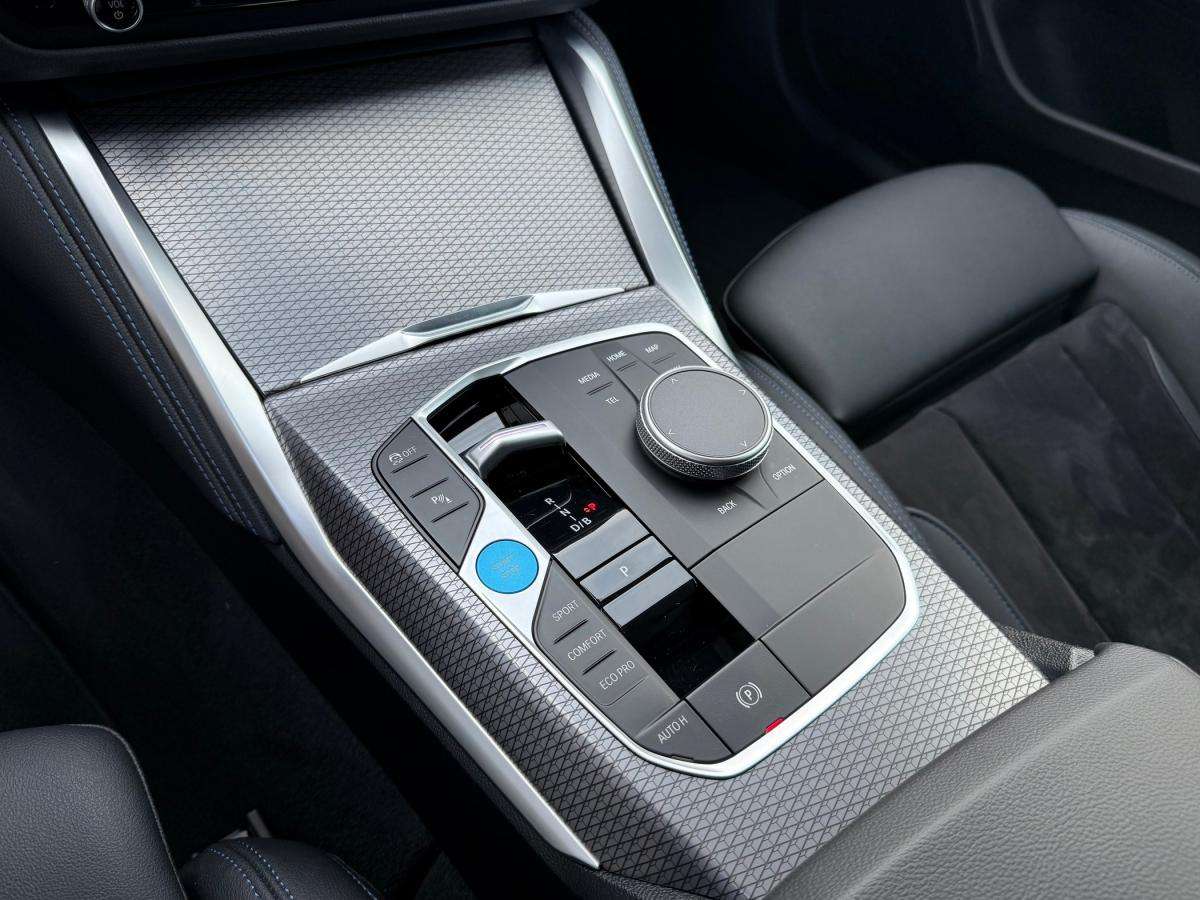 bmw-i4-2024-eletrico-500cc