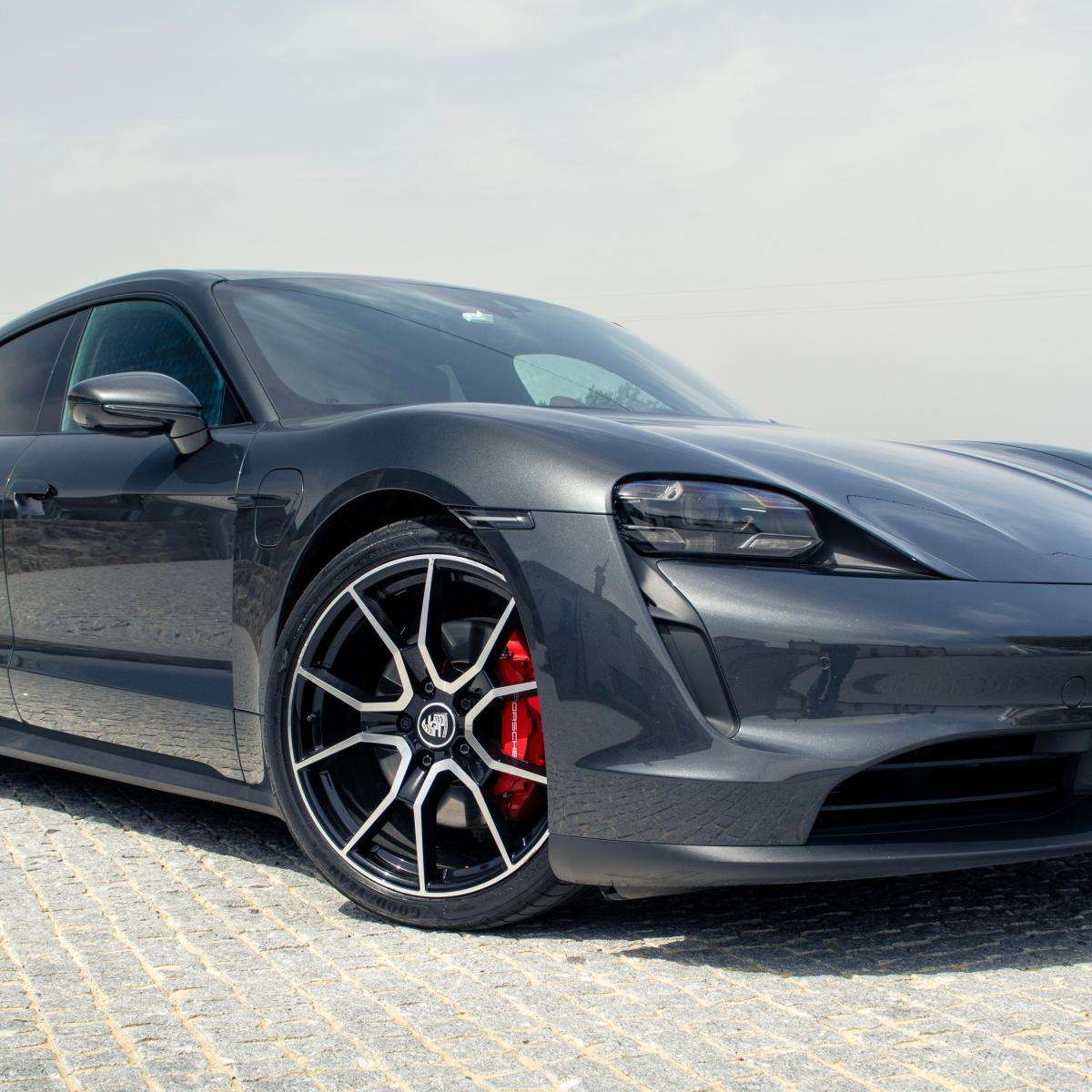 porsche-taycan-2023-eletrico-500cc