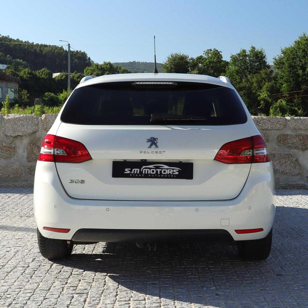 peugeot-308-sw-2015-gasolina-1199cc