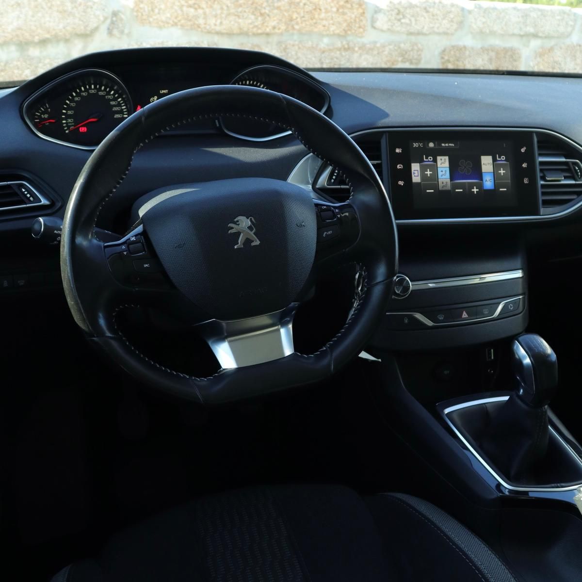 peugeot-308-sw-2015-gasolina-1199cc