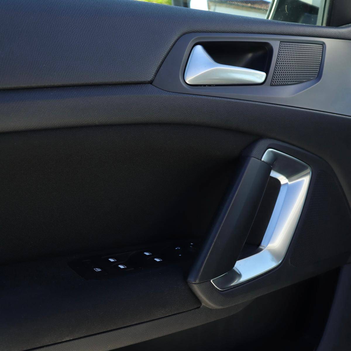 peugeot-308-sw-2015-gasolina-1199cc