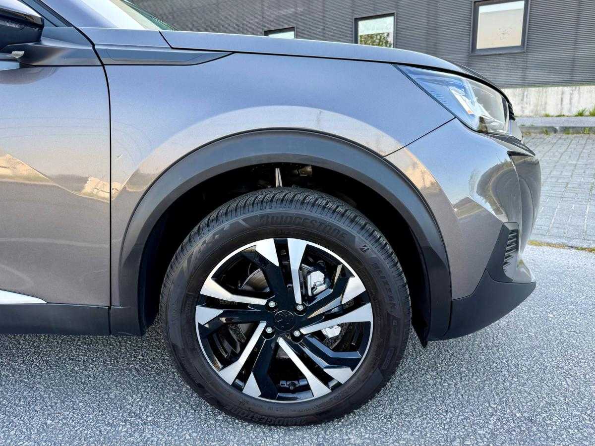 peugeot-2008-2022-gasolina-1199cc