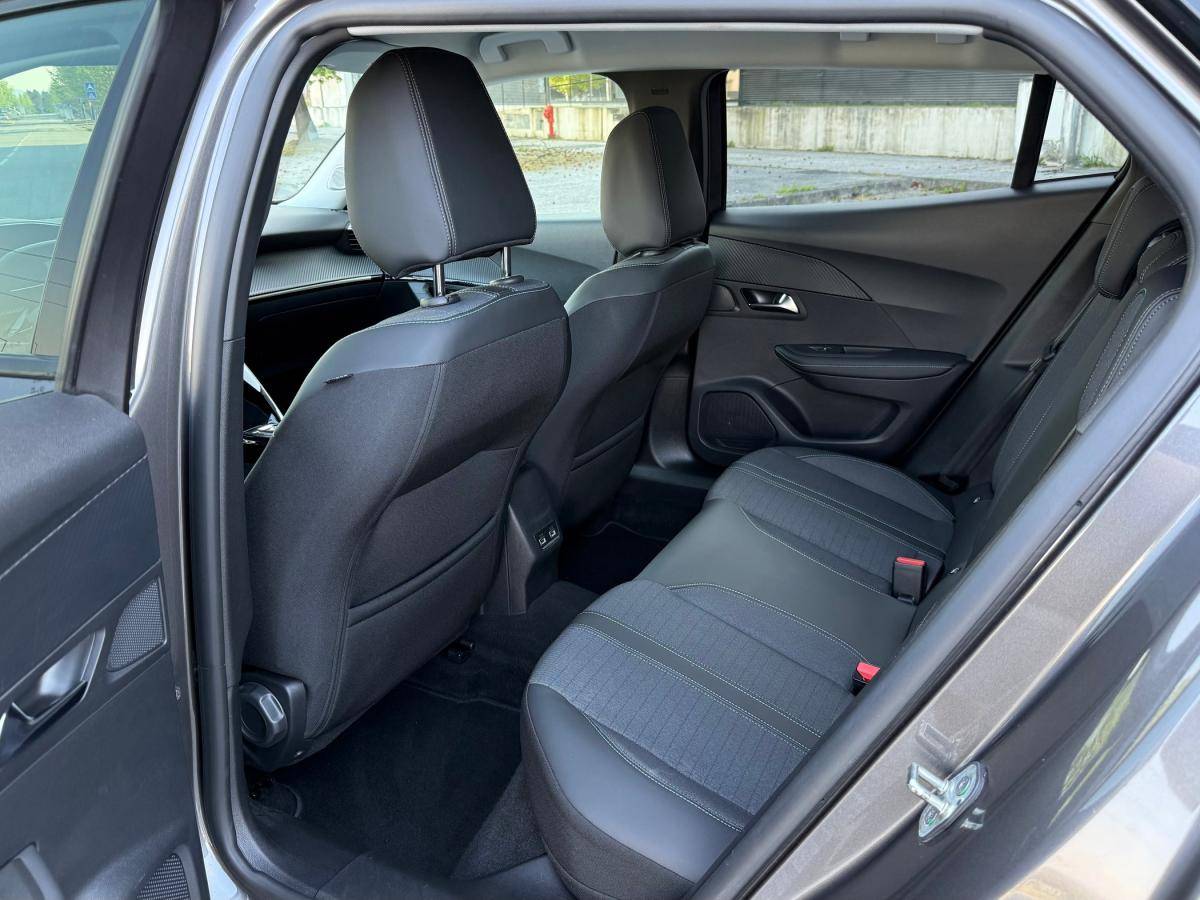 peugeot-2008-2022-gasolina-1199cc