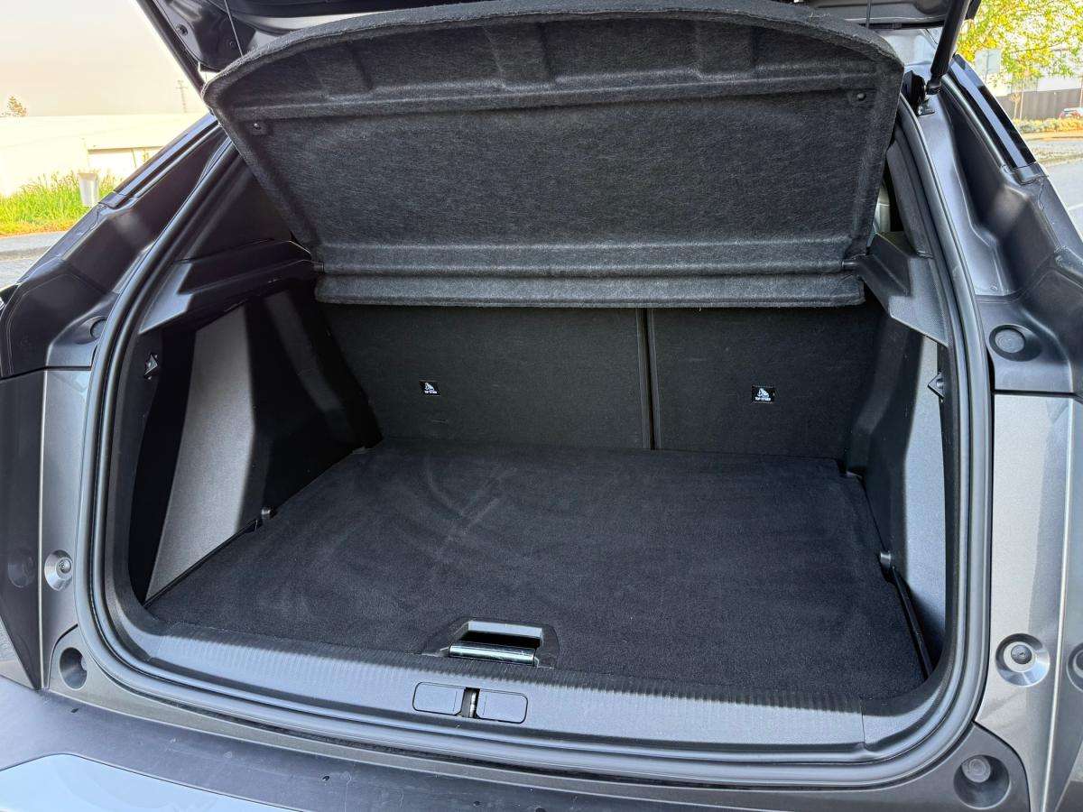 peugeot-2008-2022-gasolina-1199cc