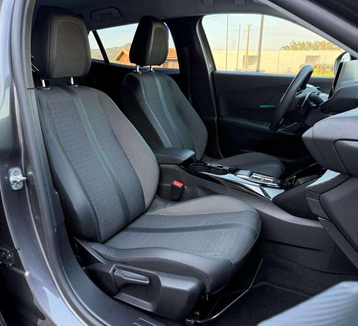 peugeot-2008-2022-gasolina-1199cc