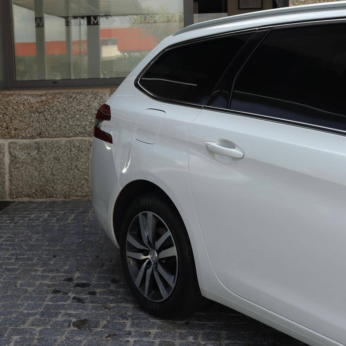 peugeot-308-sw-2019-diesel-1499cc
