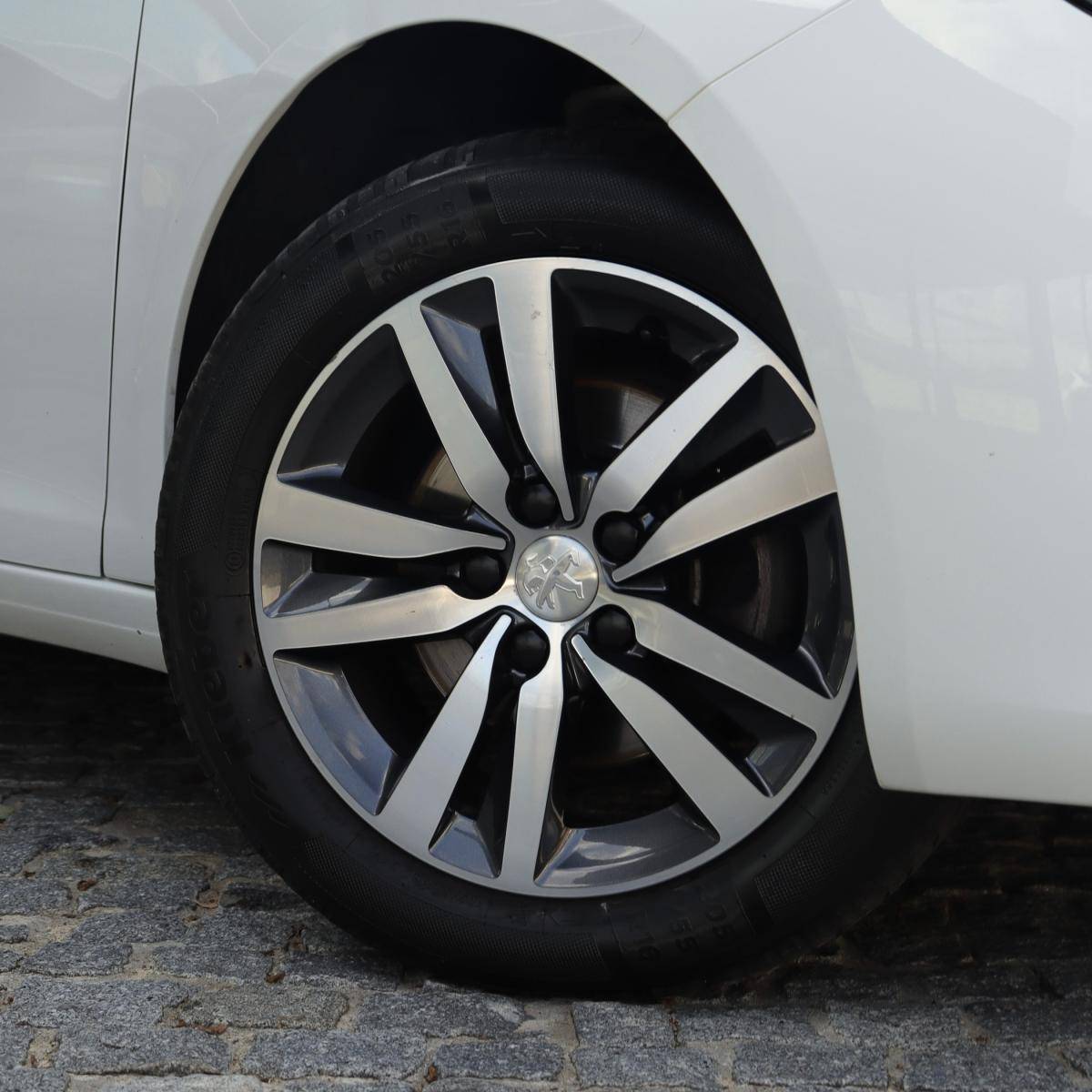 peugeot-308-sw-2019-diesel-1499cc