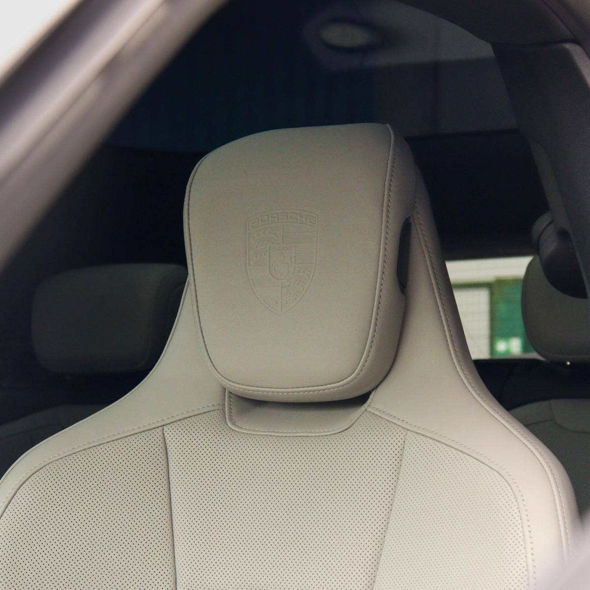 porsche-taycan-2023-eletrico-500cc