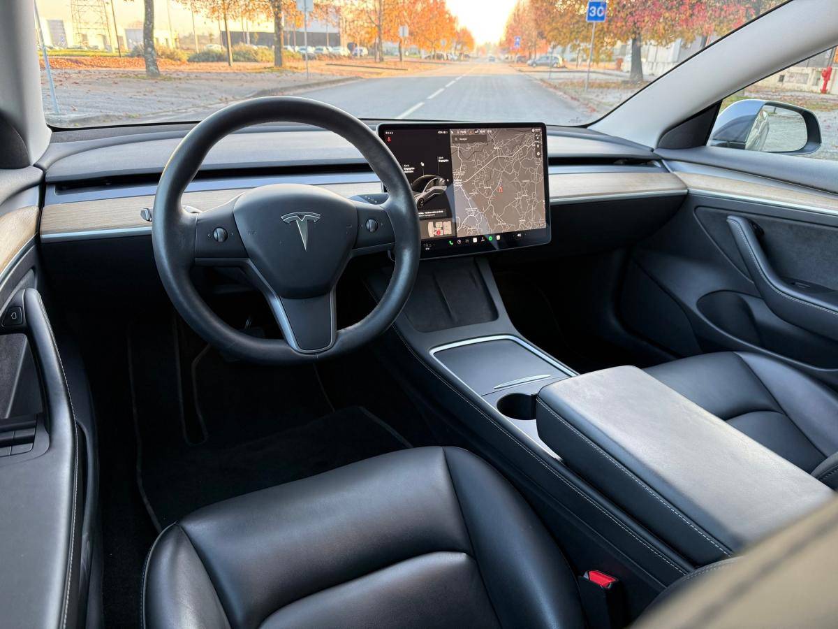 tesla-model-3-2021-eletrico-500cc