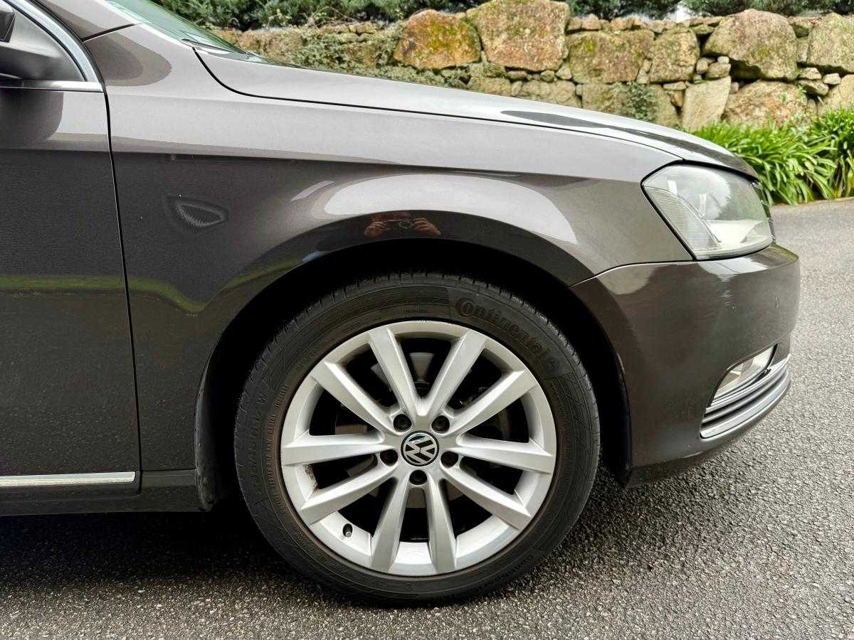 volkswagen-passat-variant-2011-diesel-1598cc